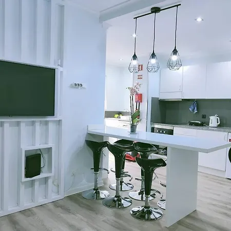 Santo Antonio Guest *